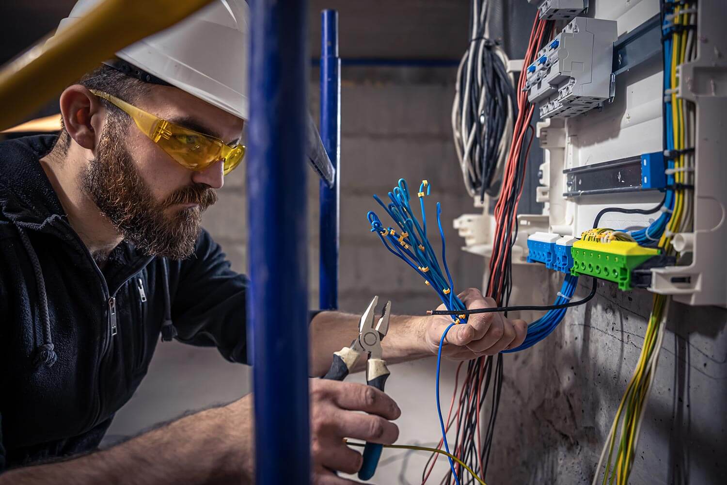 Do I Need To Replace My Home’s Electrical Panel? Do I Need To Replace My Home’s Electrical Panel?
